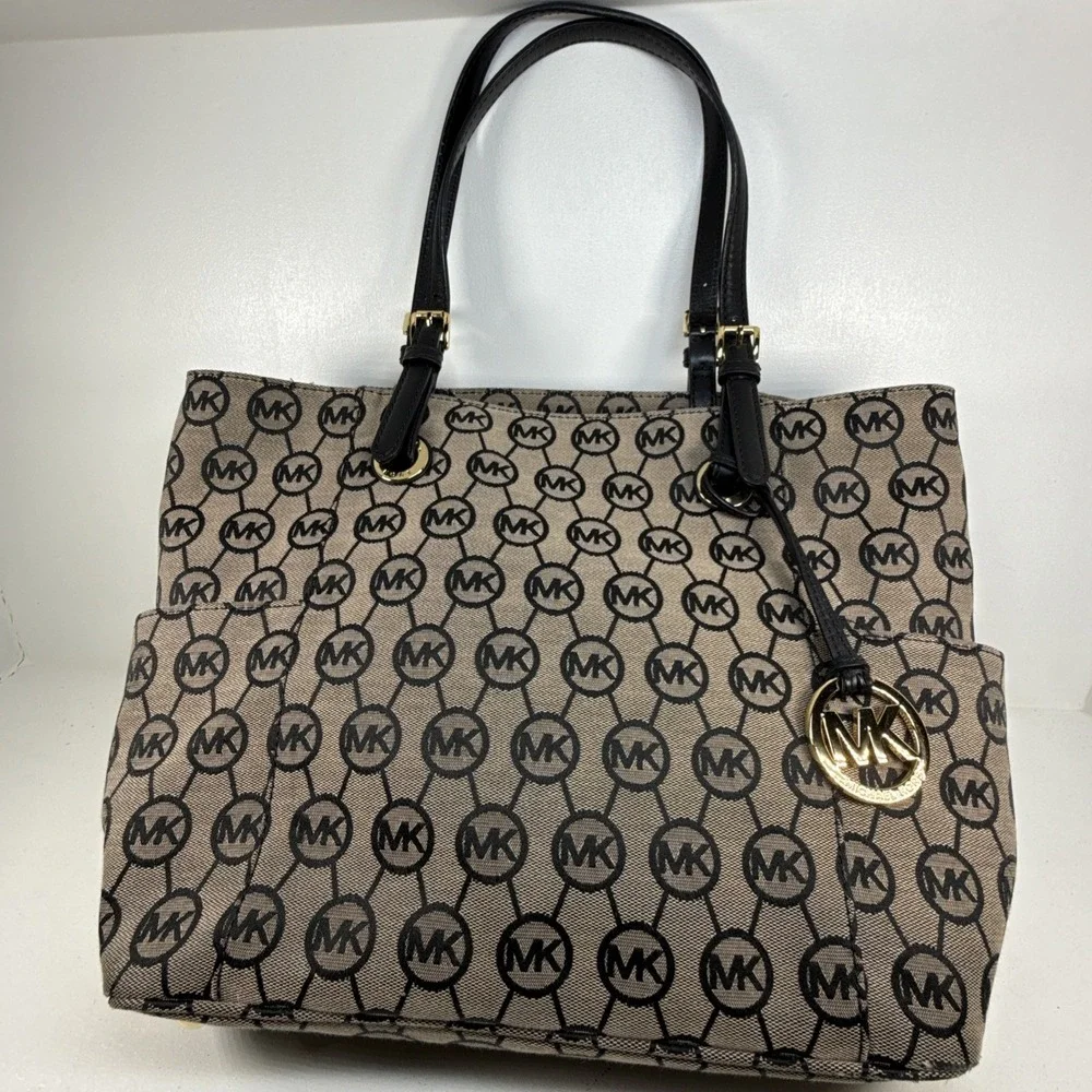 Michael Kors Jet Set Beige & Black Monogram Tote Bag - Picture 14 of 16